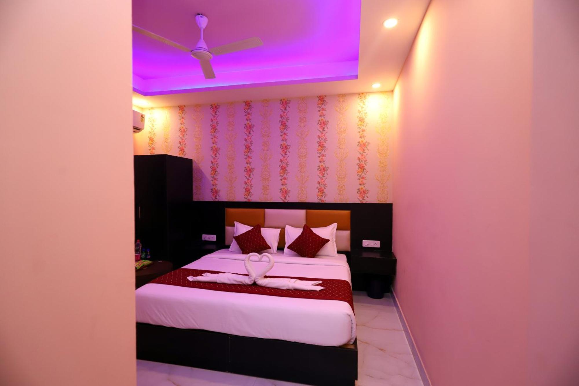 Suites Admiral Delhi Airport Neu-Delhi Exterior foto