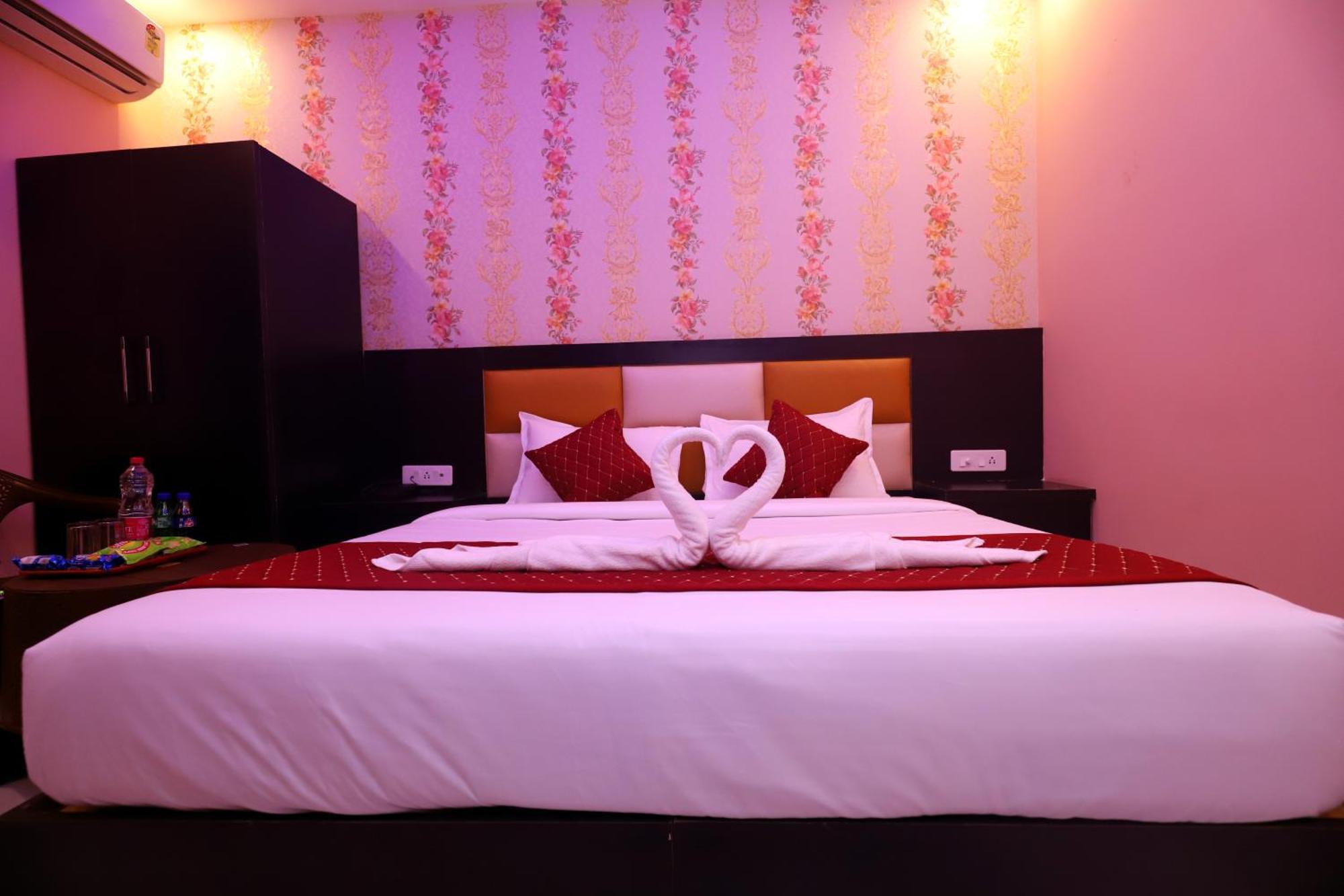 Suites Admiral Delhi Airport Neu-Delhi Exterior foto