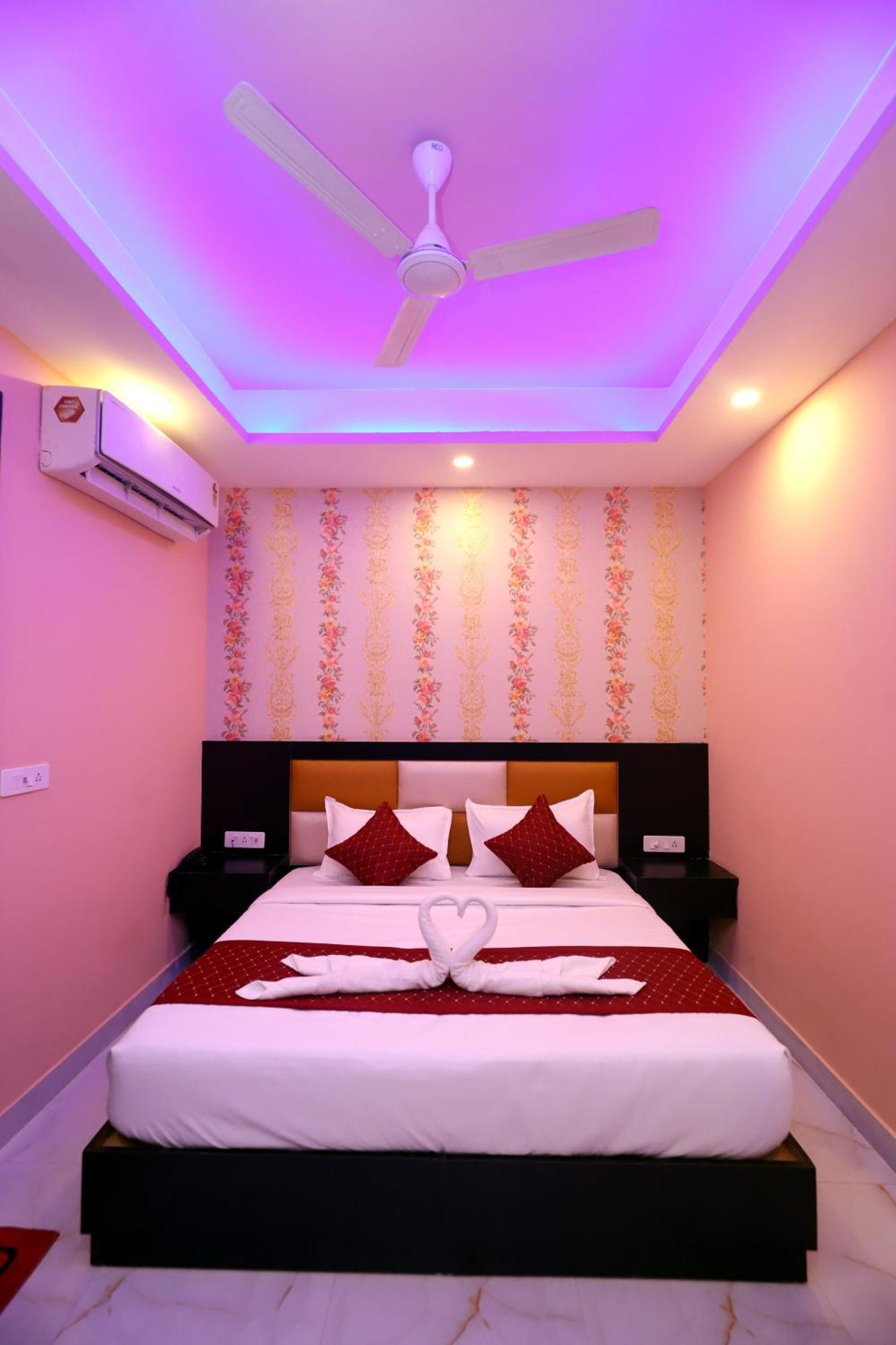 Suites Admiral Delhi Airport Neu-Delhi Exterior foto