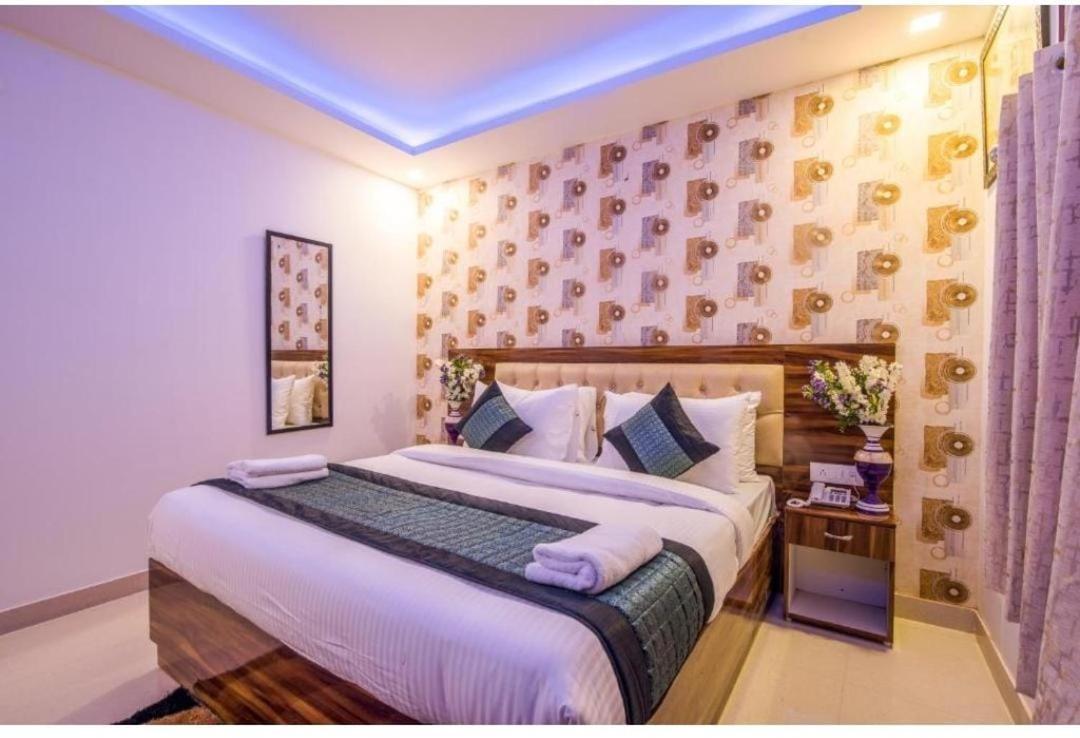 Suites Admiral Delhi Airport Neu-Delhi Exterior foto