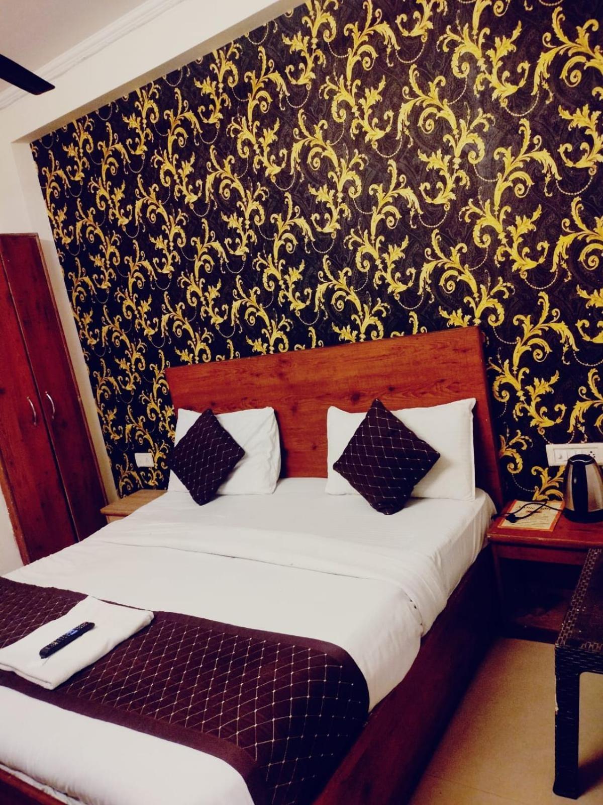 Suites Admiral Delhi Airport Neu-Delhi Exterior foto