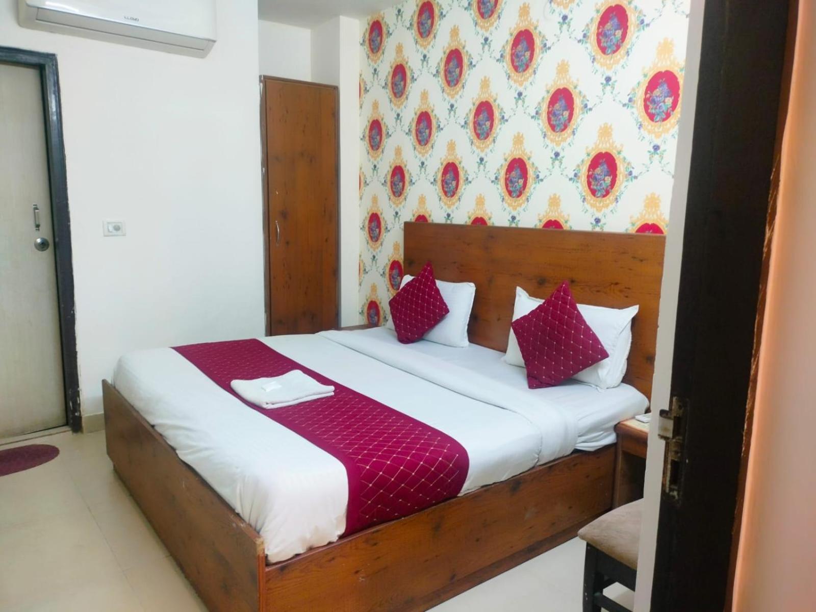 Suites Admiral Delhi Airport Neu-Delhi Exterior foto