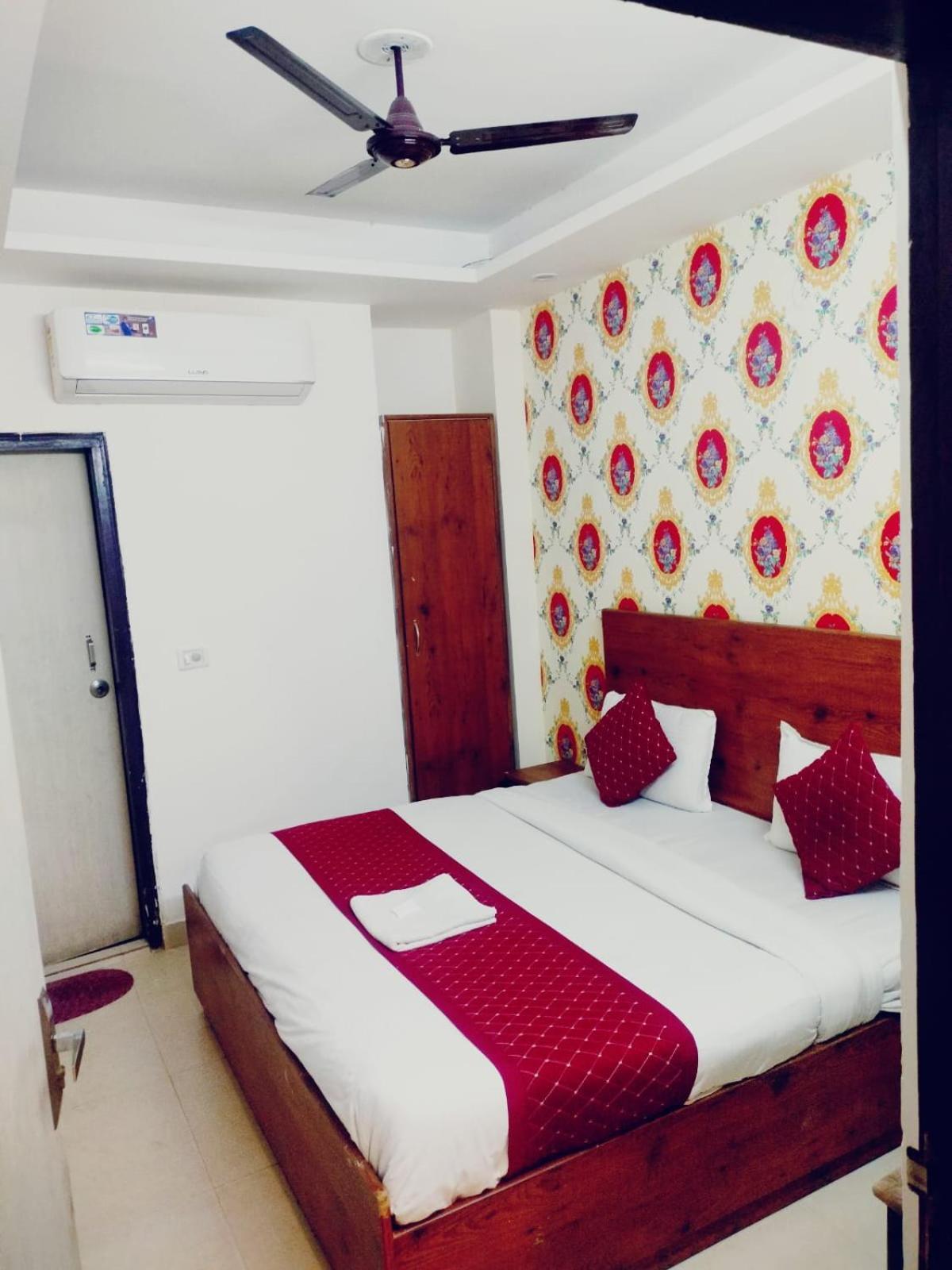 Suites Admiral Delhi Airport Neu-Delhi Exterior foto